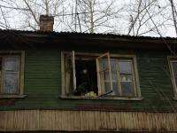 В Архангельске горел аварийный дом