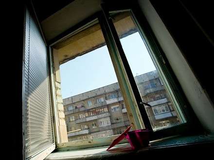 В Архангельске 4-летний малыш звал из окна маму