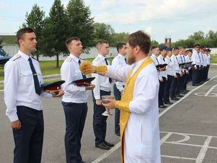 Офицеров УФСИН в Архангельске окропили святой водой