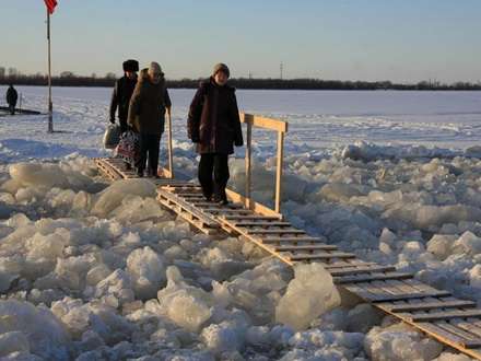 В Архангельске открыли переправу между посёлком Экономия и деревней Реушеньга