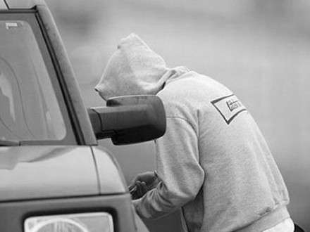 В Онеге 14-летний подросток вместе с 12-летним сообщником угнали автомобиль