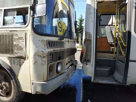Сразу три автобуса в Архангельске попали в ДТП
