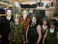 Школьники Архангельска примерили бронежилеты и армейскую амуницию