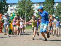 Северодвинские волонтеры продолжают детский проект "Солнечный двор"