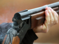 В Котласе мужчина выстрелил в соседей из охотничьего ружья