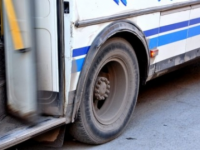 В Северодвинске женщина-кондуктор получила травму в автобусе