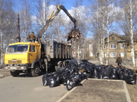 В Архангельске на субботнике "Эстафета чистоты" вывезли 14 тонн мусора