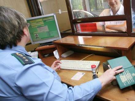 Жители Архангельской области за возможность съездить за границу погасили порядка 5 миллионов рублей долгов