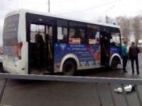 В Архангельске автобус № 44 столкнулся с «Газелью»