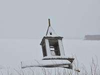 Жители Северодвинска добрались до затопленной церкви