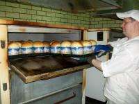 В Архангельской области осужденные повара приготовили к Пасхе 600 куличей 