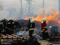 В Архангельске тушили крупный пожар на ЛДК-3