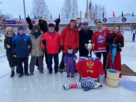 В Вельске состоялось открытие хоккейного турнира «Золотая Шайба»