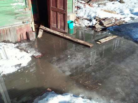 В Архангельске затопило деревянные дома