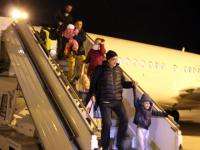 В Архангельске встретили первый самолет с эвакуированными из Египта туристами 