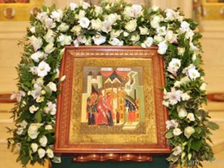 В православных храмах Архангельской области проходят богослужения в честь празднования Введения во храм Пресвятой Богородицы
