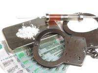 Трех жителей Коряжмы обвиняют в торговле наркотиками