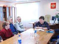 Глава Мезенского района два часа общалась с ветеранами