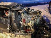 Женщина погибла в лобовом столкновении с бензовозом на Талажском шоссе в Архангельске. Фото