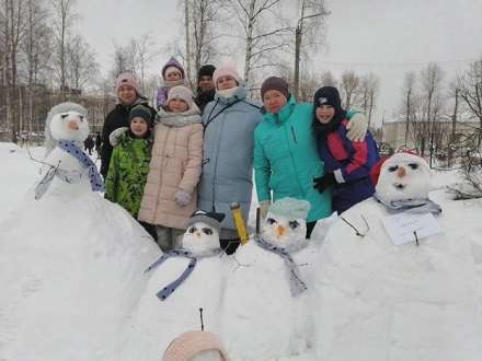 Северодвинцы снова лепят армию снеговиков