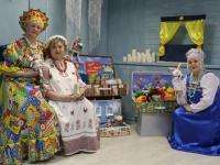Пенсионерки из Няндомы выращивают сказки в чемоданах