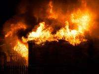 В Бурачихе под Няндомой сгорел заброшенный дом