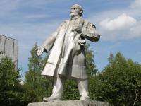 В Архангельске разрушается памятник Ленину на площади Терёхина
