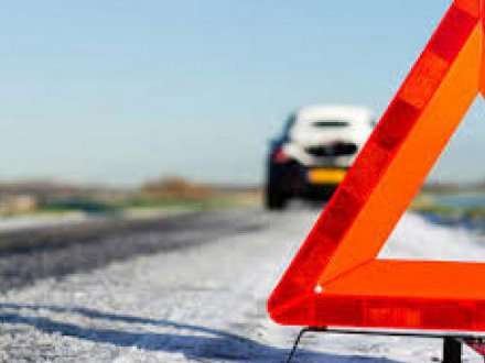 В Архангельской области девушка, катаясь на ватрушке, попала под колеса автомобиля