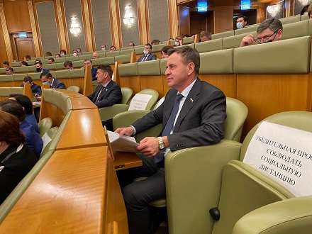 Виктор Новожилов принял участие в работе комиссии по межбюджетным отношениям