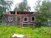 В Архангельске потушили два нежилых дома