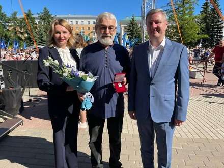 Скульптору Сергею Сюхину вручили знак «За заслуги перед городом Архангельском»