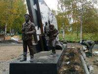 В Архангельске монтируют памятник детям войны