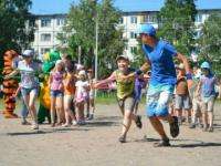 "Солнечный двор" развлекает детей Северодвинска