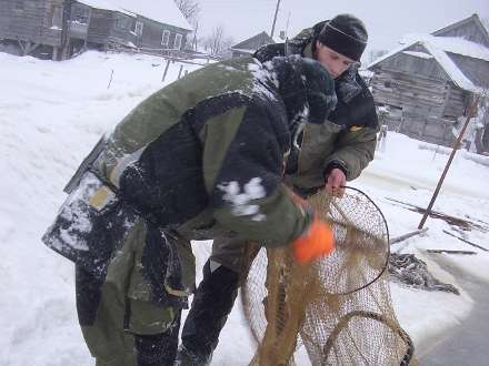 В январе в Унской губе Белого моря поймали восемь браконьеров