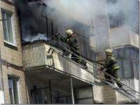 Пожар в Котласе повредил козырек балкона