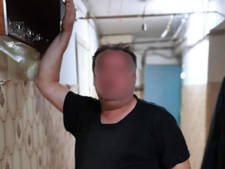 В Архангельске задержали мужчину, который разгуливал по улице с муляжом автомата