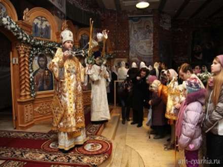 Архангельск встретил праздник Рождества Христова