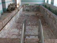 В «Семицветике» Архангельска демонтировали плитку бассейна