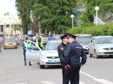 Около тысячи полицейских в Архангельской области обеспечат безопасность школьных выпускных