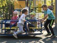 В Октябрьском округе Архангельска проверят 45 детских площадок