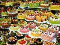 Почти две тонны испорченных тортов, пирожных и печенья могли поступить в магазины Архангельска