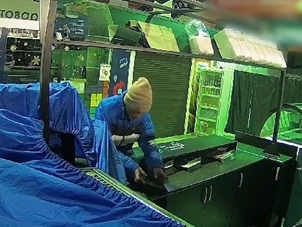 Ночью из магазина в Архангельске исчезли планшет и кассовый аппарат