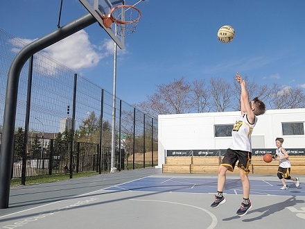 В Архангельске вновь заработал центр уличного баскетбола