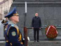Глава Поморья возложил венок к монументу Победы в Минске