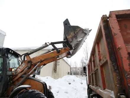 Северодвинцев предупредили о вывозе снега с Комсомольской и Труда