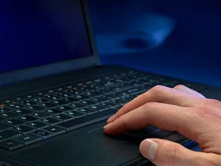 Из офиса в Архангельске похитили ноутбук