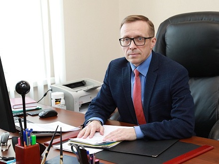 Главу минлеспрома Поморья наградили медалью МЧС России