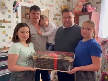 Глава Поморья исполнил мечты троих детей из ЛНР