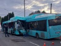 Лобовым столкновением автобусов на юге Архангельска занялся Следком